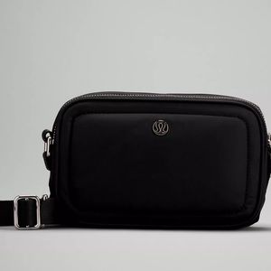Lululemon Crossbody Camera / Day Bag 2L Black